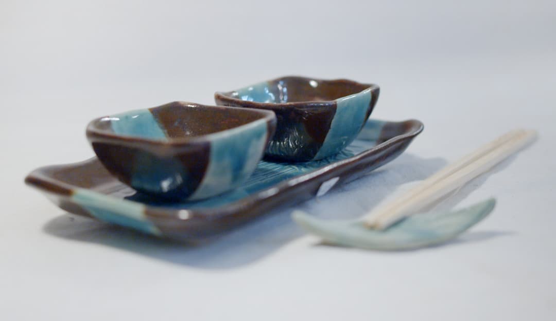 Modela y decora un set de vajilla japonesa para sushi