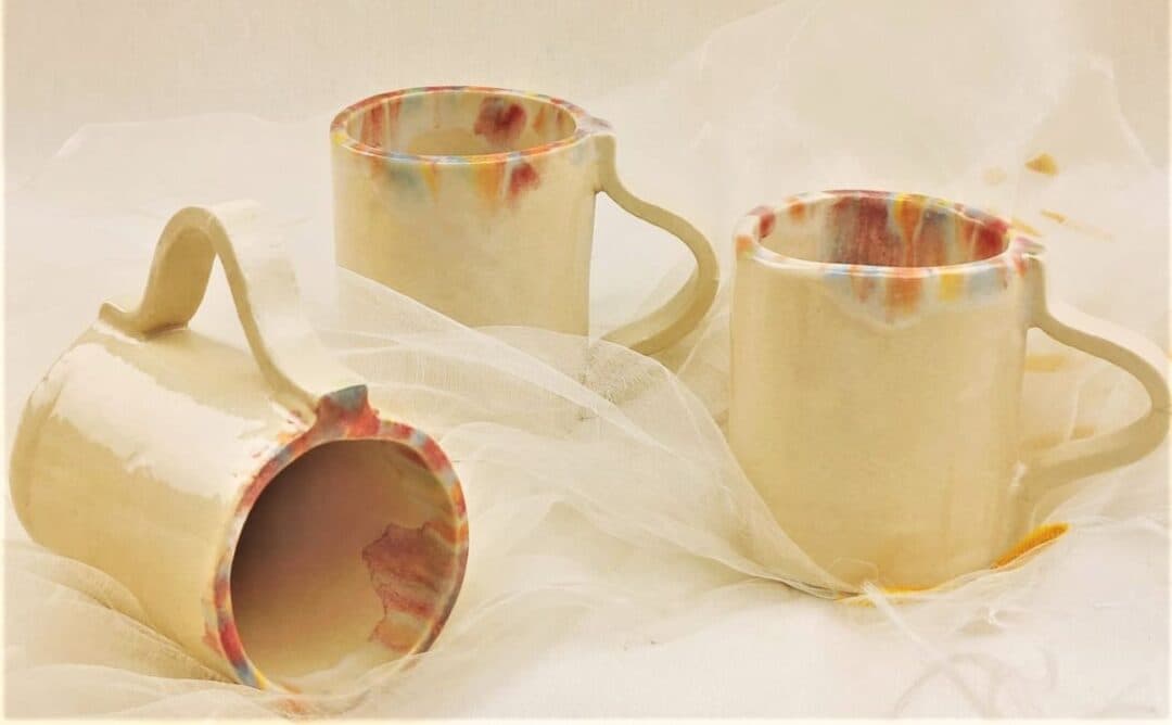 Modela y decora tres piezas: tazas, platos o cuencos